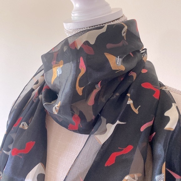 Satin striped lightweight shoe 👠 design fashion scarf, black multi shoe style - Picture 6 of 14